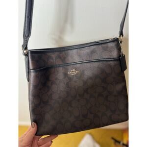Coach Black and Brown Classic Crossbody File Bag Purse Everyday Luxury Bag